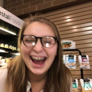 Meet your Posher, Natalie